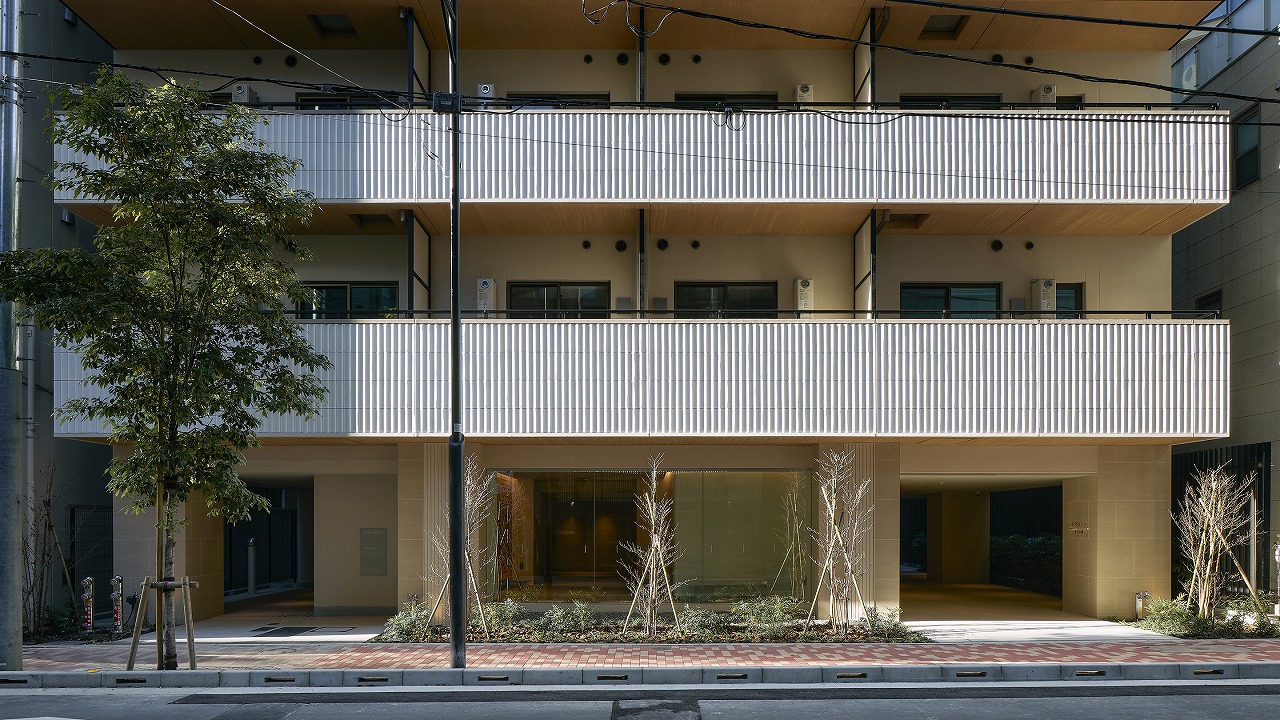 外観南面低層部