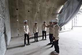 トンネルの実物大実験装置の見学③